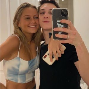 Meet your Posher, Avery